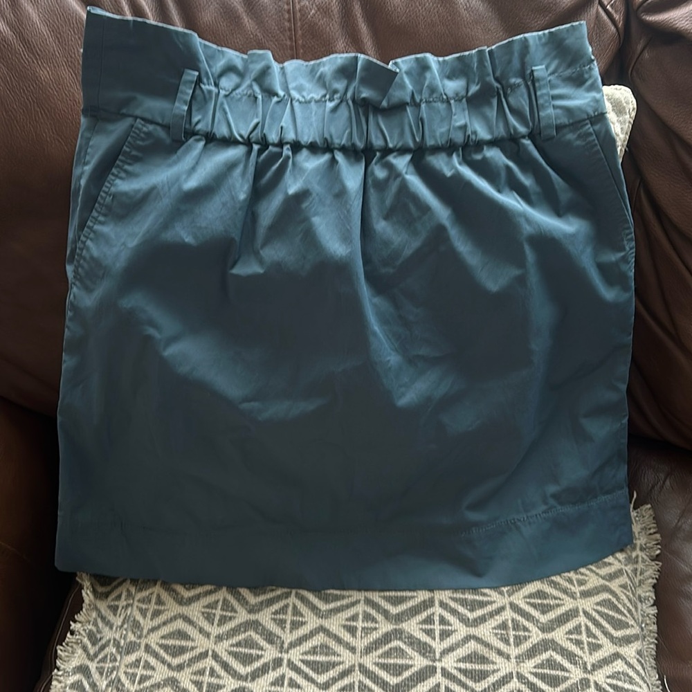 🌻3/$18 Banana Republic Mini Skirt